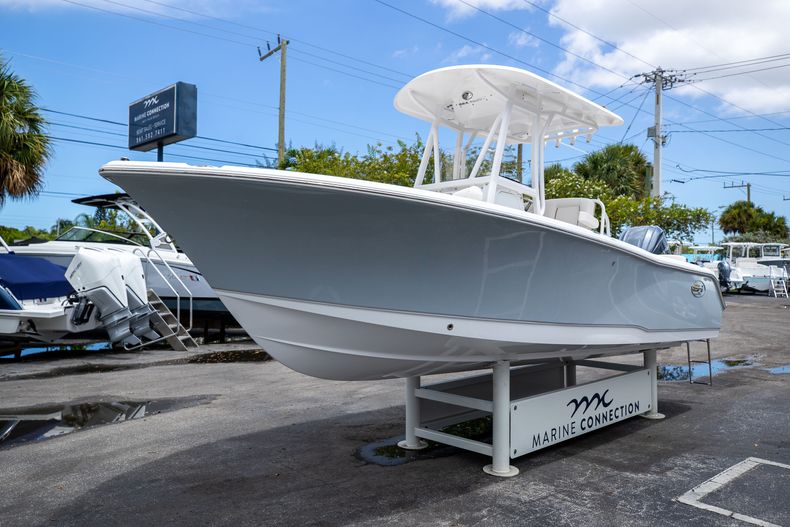 Thumbnail 3 for New 2022 Sea Hunt Ultra 234 boat for sale in Fort Lauderdale, FL