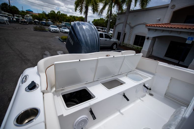 Thumbnail 11 for New 2022 Sea Hunt Ultra 234 boat for sale in Fort Lauderdale, FL