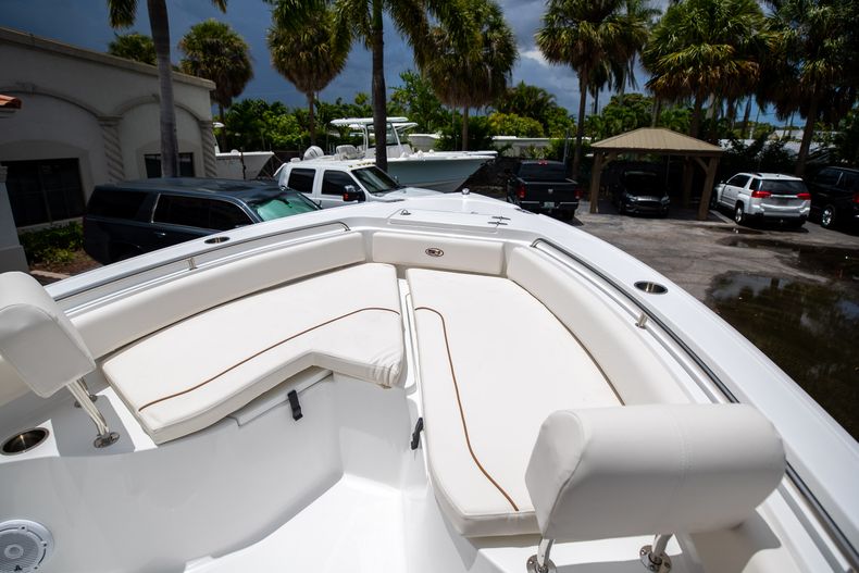 Thumbnail 33 for New 2022 Sea Hunt Ultra 234 boat for sale in Fort Lauderdale, FL