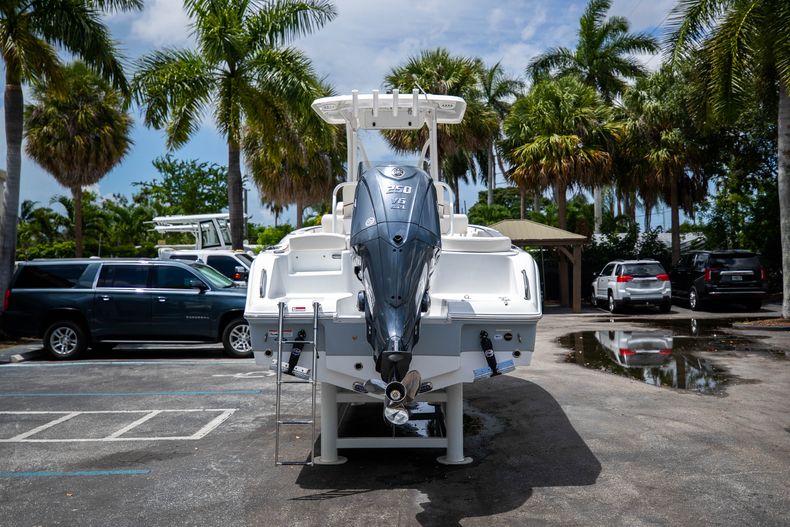 Thumbnail 6 for New 2022 Sea Hunt Ultra 234 boat for sale in Fort Lauderdale, FL
