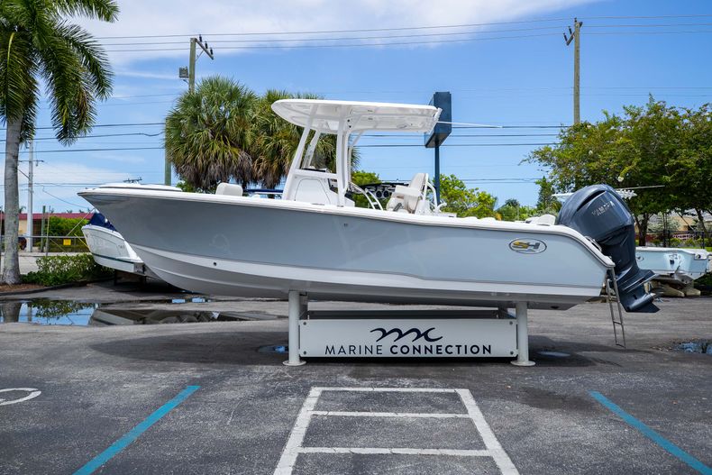 Thumbnail 4 for New 2022 Sea Hunt Ultra 234 boat for sale in Fort Lauderdale, FL