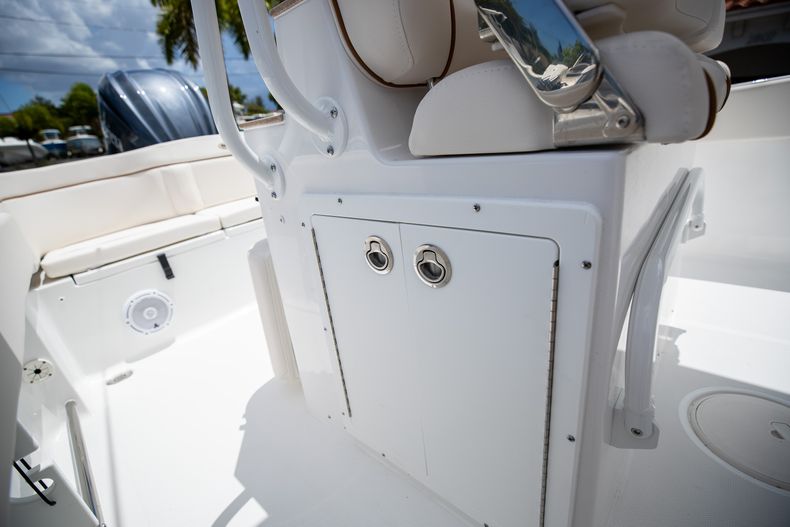Thumbnail 25 for New 2022 Sea Hunt Ultra 234 boat for sale in Fort Lauderdale, FL