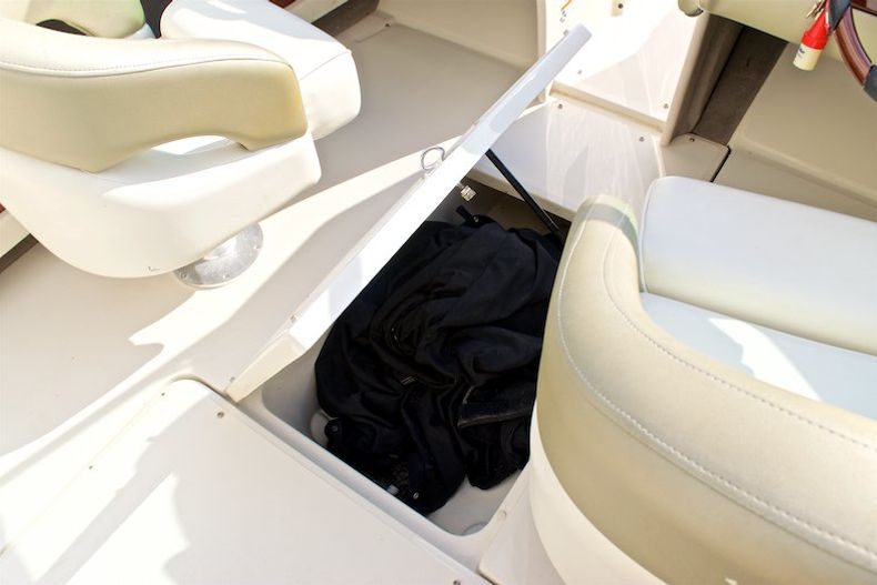 Thumbnail 53 for Used 2006 Sea Ray 220 Select boat for sale in Miami, FL