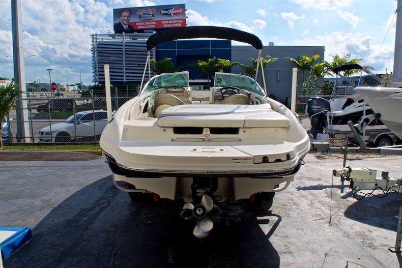Thumbnail 5 for Used 2006 Sea Ray 220 Select boat for sale in Miami, FL