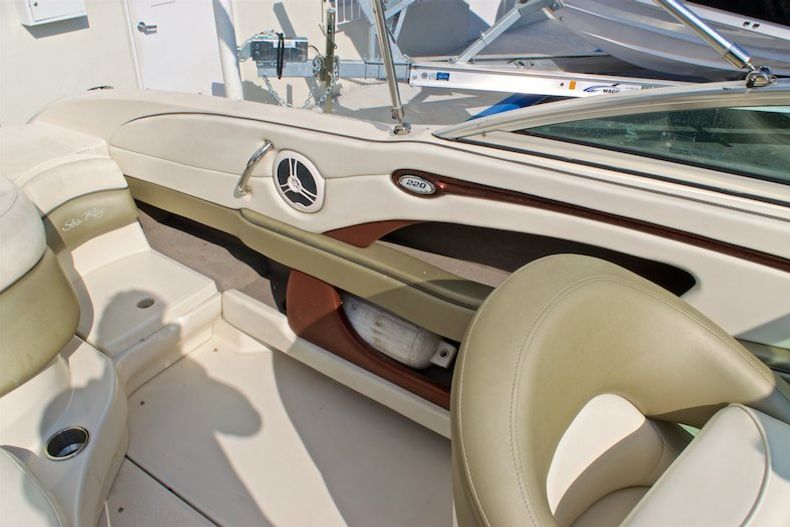 Thumbnail 22 for Used 2006 Sea Ray 220 Select boat for sale in Miami, FL