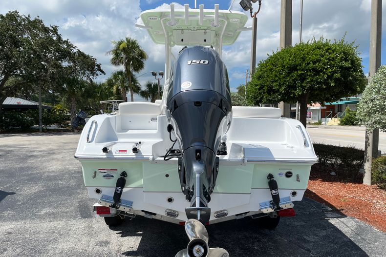 Thumbnail 4 for New 2022 Sea Hunt Ultra 219 boat for sale in Stuart, FL