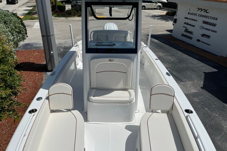 Thumbnail 15 for New 2022 Sea Hunt Escape 25 boat for sale in West Palm Beach, FL
