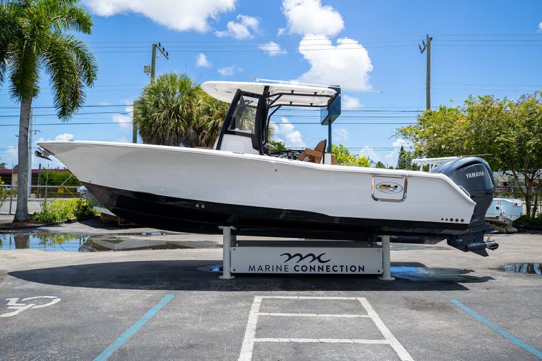 Thumbnail 4 for New 2022 Sea Hunt Gamefish 27 CB boat for sale in West Palm Beach, FL