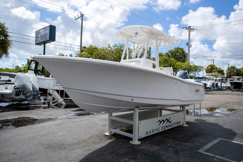 Thumbnail 3 for New 2023 Sea Hunt Ultra 219 boat for sale in West Palm Beach, FL