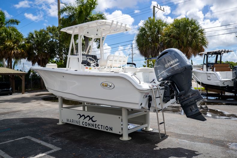 Thumbnail 5 for New 2023 Sea Hunt Ultra 219 boat for sale in West Palm Beach, FL
