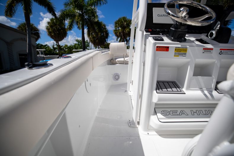 Thumbnail 17 for New 2023 Sea Hunt Ultra 219 boat for sale in West Palm Beach, FL