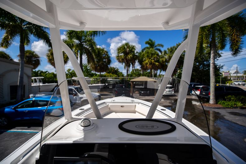 Thumbnail 22 for New 2023 Sea Hunt Ultra 219 boat for sale in West Palm Beach, FL