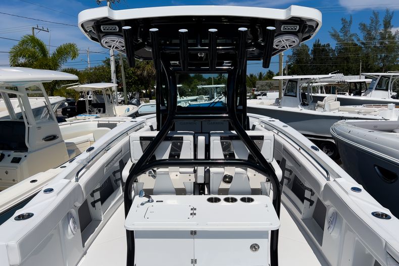 Thumbnail 3 for New 2023 Blackfin 302CC boat for sale in West Palm Beach, FL