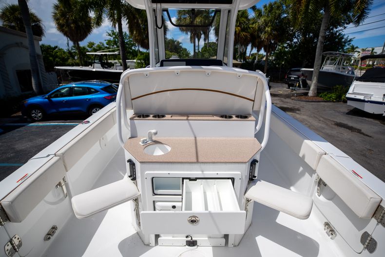 Thumbnail 18 for New 2022 Sea Hunt Escape 25 boat for sale in West Palm Beach, FL