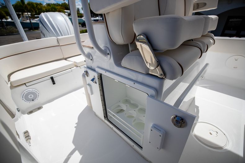 Thumbnail 32 for New 2022 Sea Hunt Escape 25 boat for sale in West Palm Beach, FL