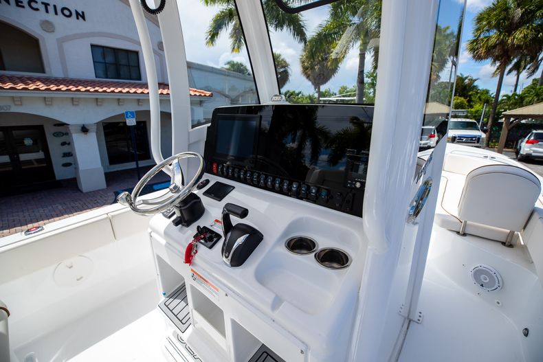 Thumbnail 22 for New 2022 Sea Hunt Escape 25 boat for sale in West Palm Beach, FL