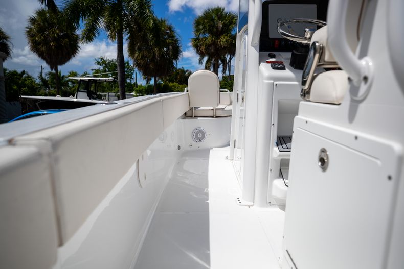 Thumbnail 19 for New 2022 Sea Hunt Escape 25 boat for sale in West Palm Beach, FL