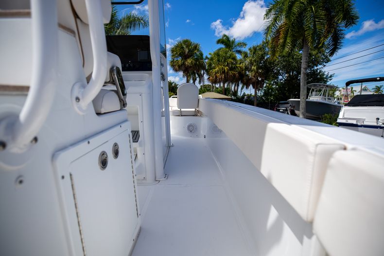 Thumbnail 14 for New 2022 Sea Hunt Escape 25 boat for sale in West Palm Beach, FL
