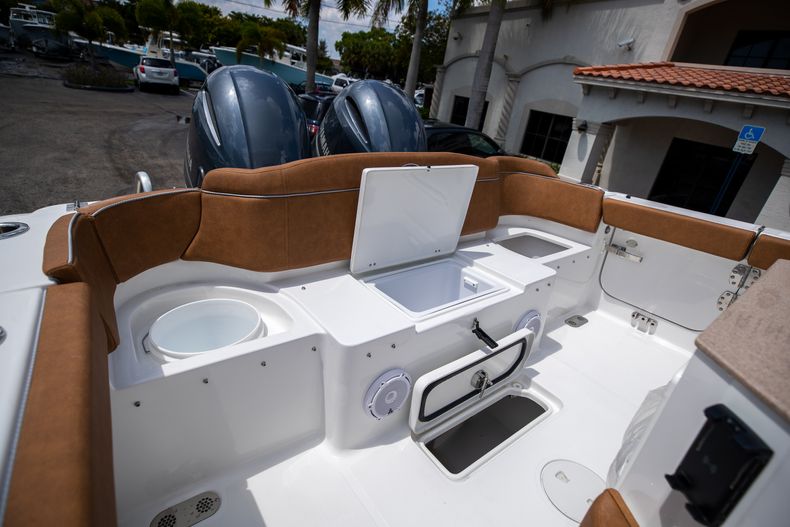 Thumbnail 11 for New 2023 Sea Hunt Ultra 275 SE boat for sale in West Palm Beach, FL