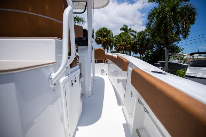 Thumbnail 14 for New 2023 Sea Hunt Ultra 275 SE boat for sale in West Palm Beach, FL