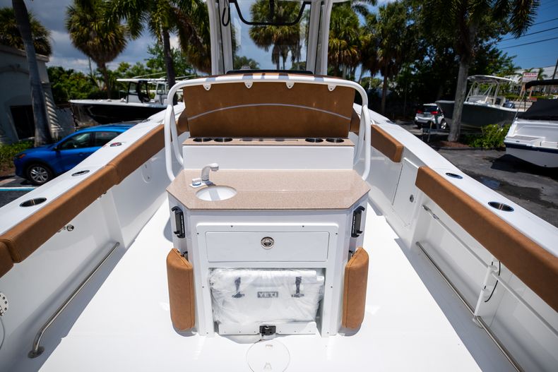 Thumbnail 15 for New 2023 Sea Hunt Ultra 275 SE boat for sale in West Palm Beach, FL