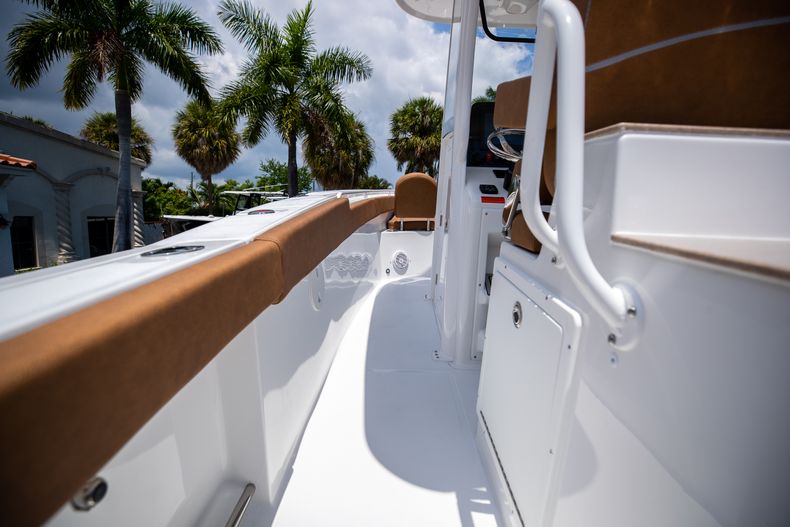 Thumbnail 19 for New 2023 Sea Hunt Ultra 275 SE boat for sale in West Palm Beach, FL