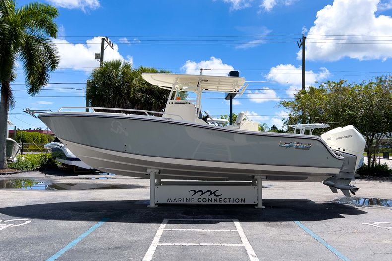 Thumbnail 5 for Used 2019 Mako 284 CC boat for sale in West Palm Beach, FL