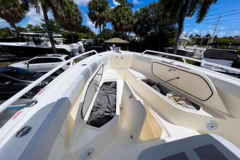 Thumbnail 53 for Used 2019 Mako 284 CC boat for sale in West Palm Beach, FL