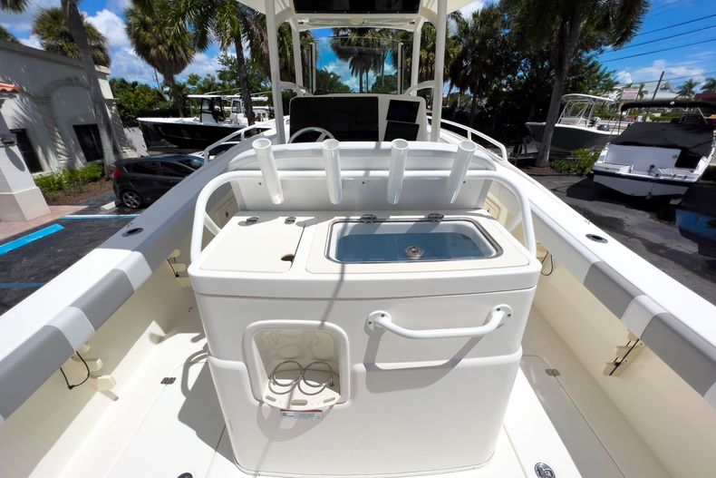 Thumbnail 19 for Used 2019 Mako 284 CC boat for sale in West Palm Beach, FL