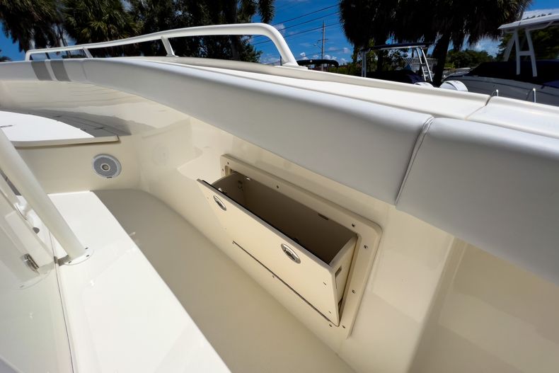 Thumbnail 42 for Used 2019 Mako 284 CC boat for sale in West Palm Beach, FL