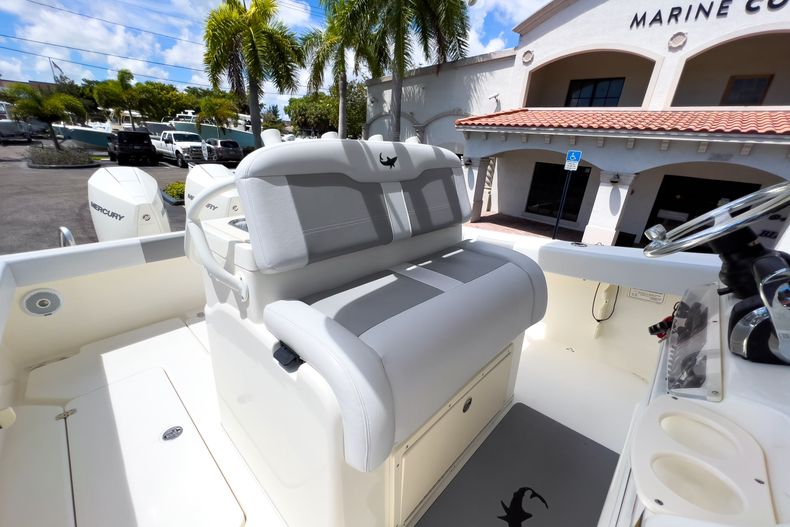 Thumbnail 35 for Used 2019 Mako 284 CC boat for sale in West Palm Beach, FL