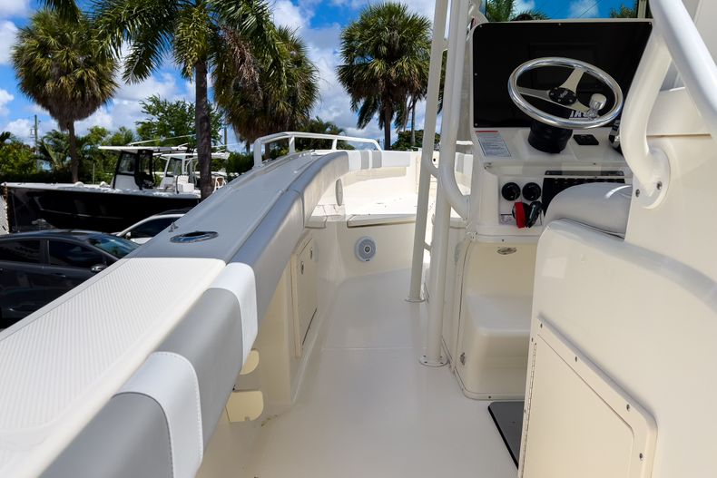 Thumbnail 21 for Used 2019 Mako 284 CC boat for sale in West Palm Beach, FL