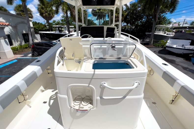 Thumbnail 20 for Used 2019 Mako 284 CC boat for sale in West Palm Beach, FL