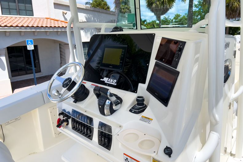 Thumbnail 24 for Used 2019 Mako 284 CC boat for sale in West Palm Beach, FL