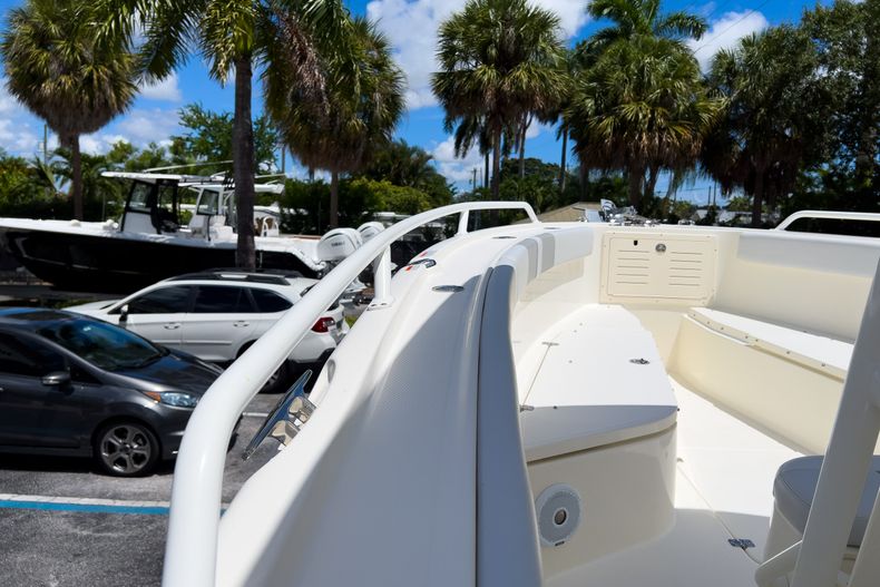 Thumbnail 51 for Used 2019 Mako 284 CC boat for sale in West Palm Beach, FL