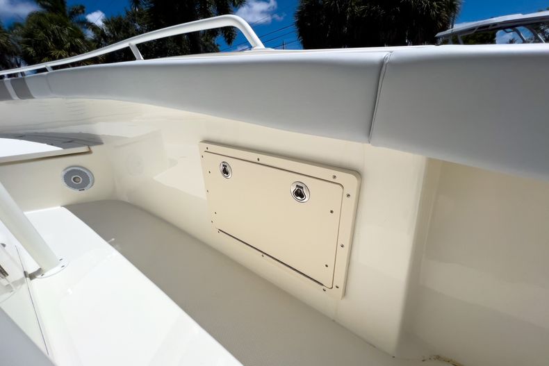 Thumbnail 41 for Used 2019 Mako 284 CC boat for sale in West Palm Beach, FL