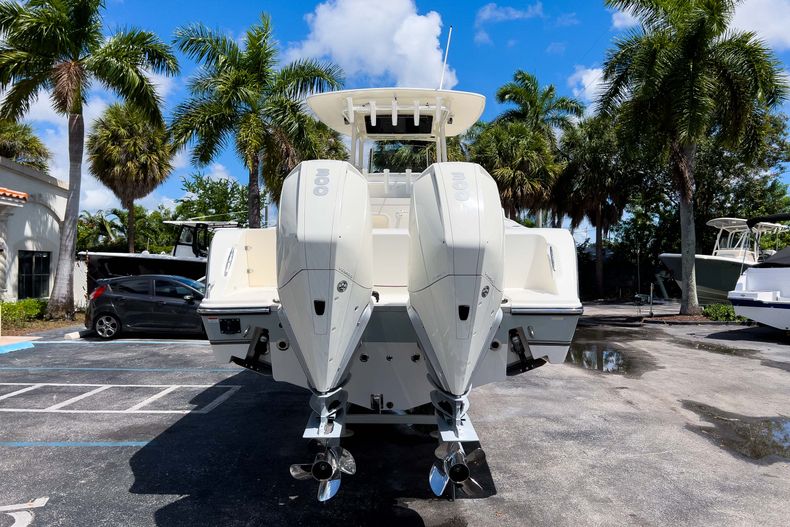 Thumbnail 8 for Used 2019 Mako 284 CC boat for sale in West Palm Beach, FL