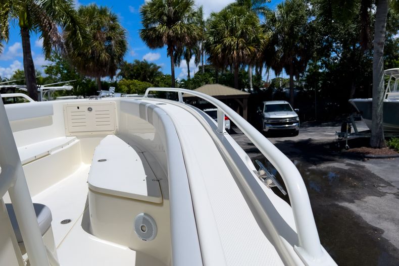 Thumbnail 48 for Used 2019 Mako 284 CC boat for sale in West Palm Beach, FL