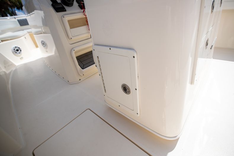 Thumbnail 26 for Used 2020 Cobia 280 CC boat for sale in West Palm Beach, FL