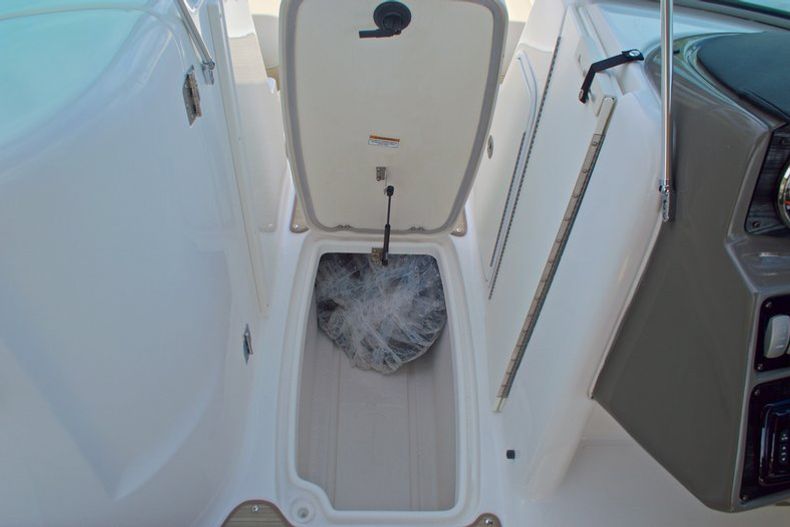 Thumbnail 26 for New 2016 Hurricane SunDeck SD 2200 OB boat for sale in West Palm Beach, FL