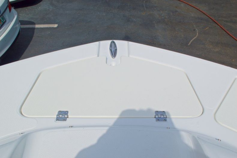 Thumbnail 47 for New 2016 Hurricane SunDeck SD 2200 OB boat for sale in West Palm Beach, FL