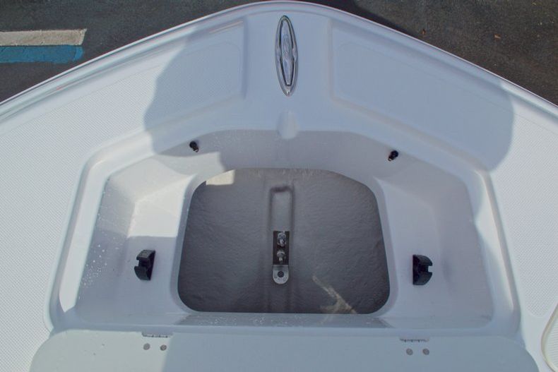 Thumbnail 48 for New 2016 Hurricane SunDeck SD 2200 OB boat for sale in West Palm Beach, FL