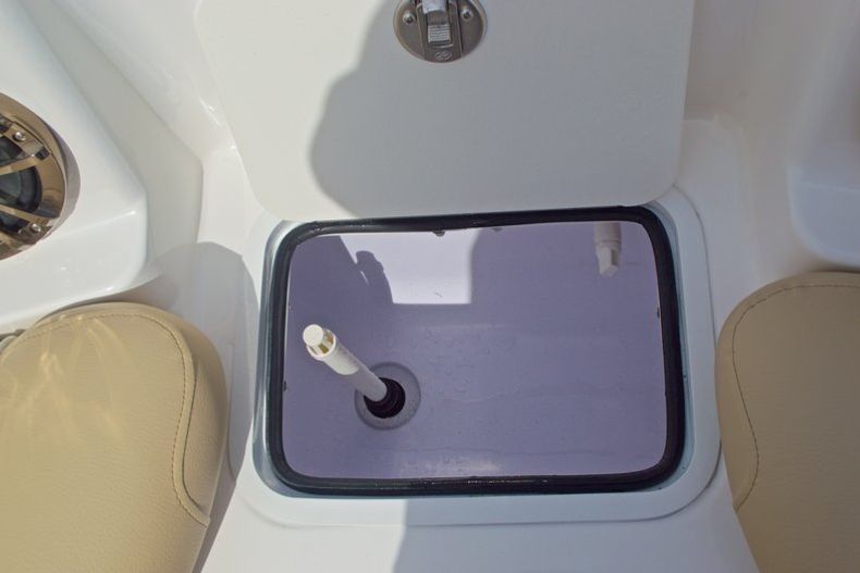 Thumbnail 44 for New 2016 Hurricane SunDeck SD 2200 OB boat for sale in West Palm Beach, FL