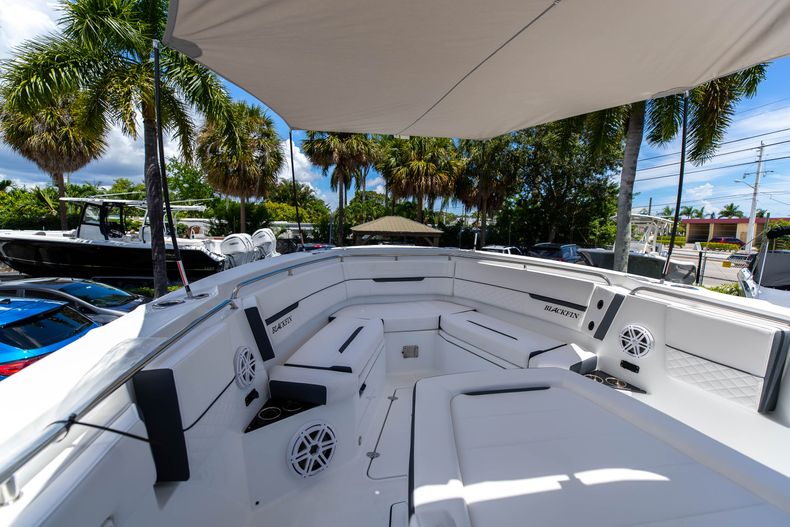 Thumbnail 60 for New 2023 Blackfin 332CC boat for sale in West Palm Beach, FL