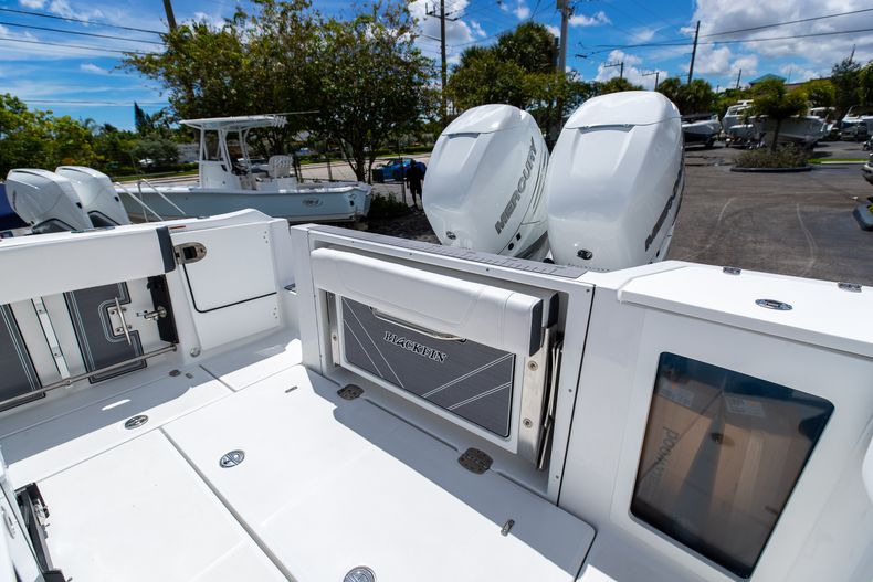 Thumbnail 17 for New 2023 Blackfin 332CC boat for sale in West Palm Beach, FL