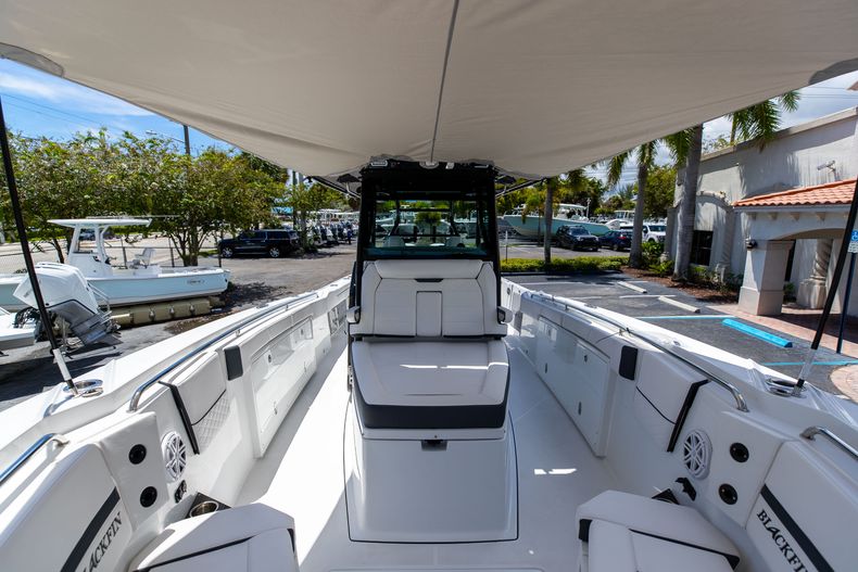 Thumbnail 65 for New 2023 Blackfin 332CC boat for sale in West Palm Beach, FL