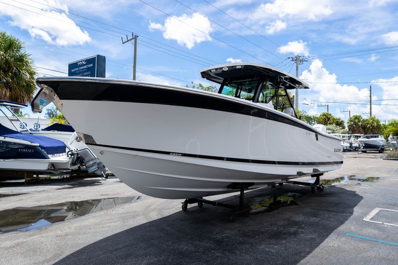 Thumbnail 6 for New 2023 Blackfin 332CC boat for sale in West Palm Beach, FL