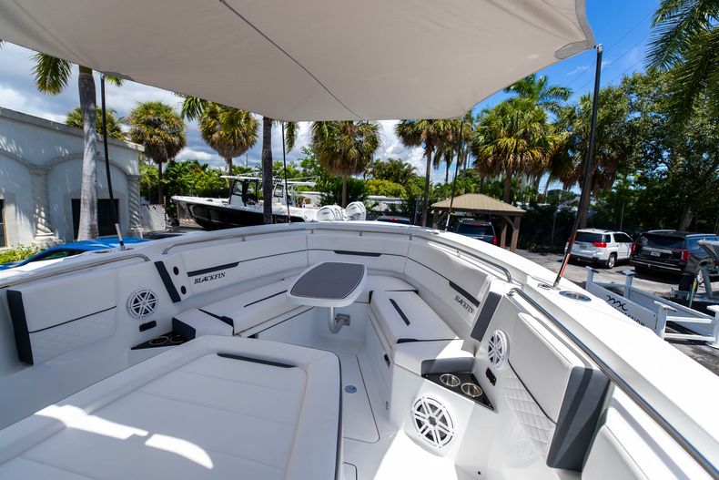Thumbnail 55 for New 2023 Blackfin 332CC boat for sale in West Palm Beach, FL