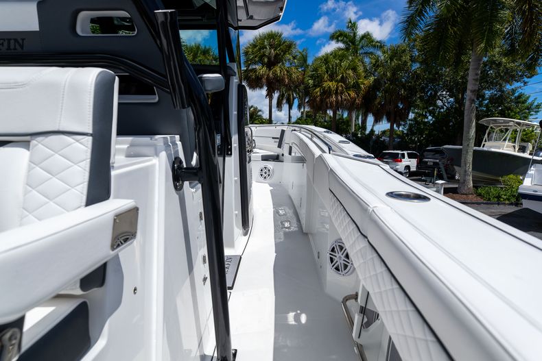 Thumbnail 21 for New 2023 Blackfin 332CC boat for sale in West Palm Beach, FL
