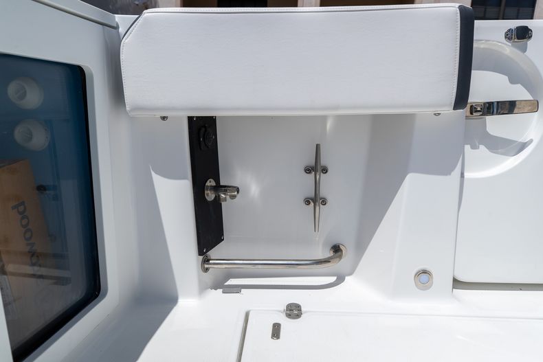 Thumbnail 27 for New 2023 Blackfin 332CC boat for sale in West Palm Beach, FL